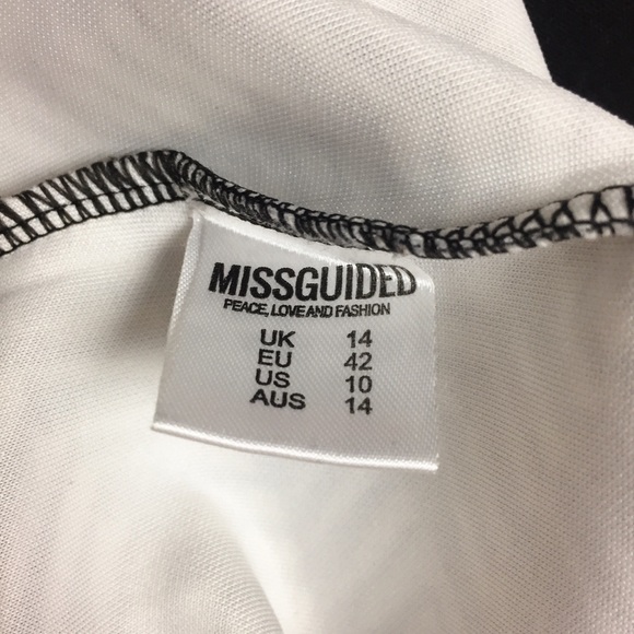 ❌SOLD E - Missguided Deep V-Neck Halter Bodycon Dress - Picture 7 of 7